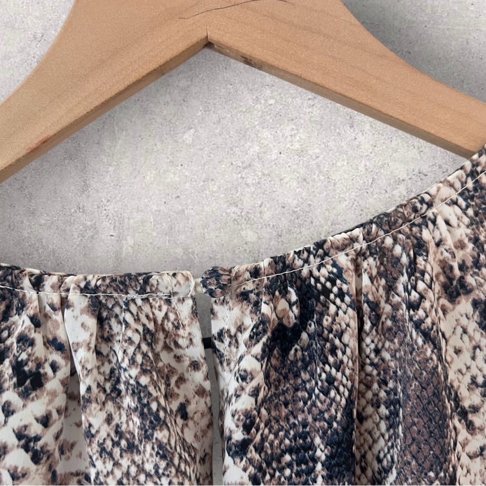 Revolve L’Academie Los Angeles Snakeprint Cold Shoulder Top Size XS - Picture 11 of 13